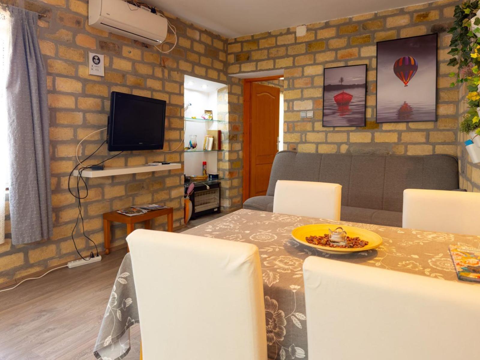 Bakina Kuca Apartamento Golubac Exterior foto